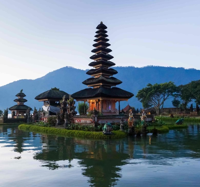 pura-ulu-danau-bratan-temple-in-bali-early-mornin-2026-01-05-00-49-47-utc (1)